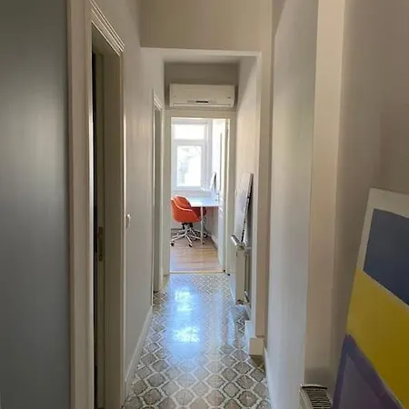 Bright And Cosy At The Heart Of Tomtom District Апартаменты Стамбул