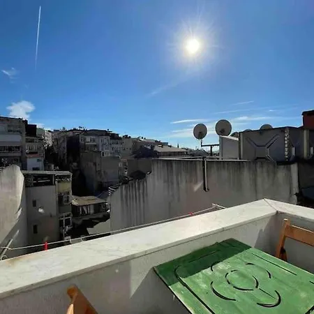 Bright And Cosy At The Heart Of Tomtom District