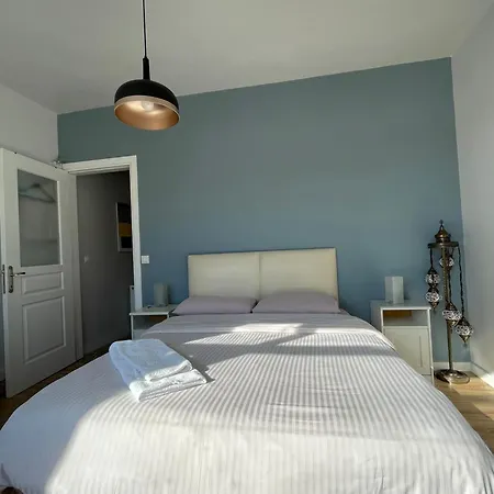 Bright And Cosy At The Heart Of Tomtom District Apartment Istanbul