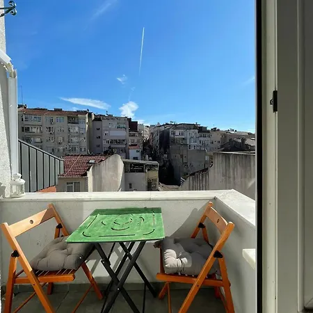 Bright And Cosy At The Heart Of Tomtom District *