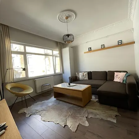Bright And Cosy At The Heart Of Tomtom District Istanbul